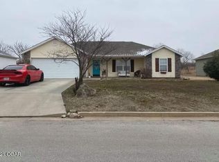 1127 Elm Ct, Webb City, MO 64870