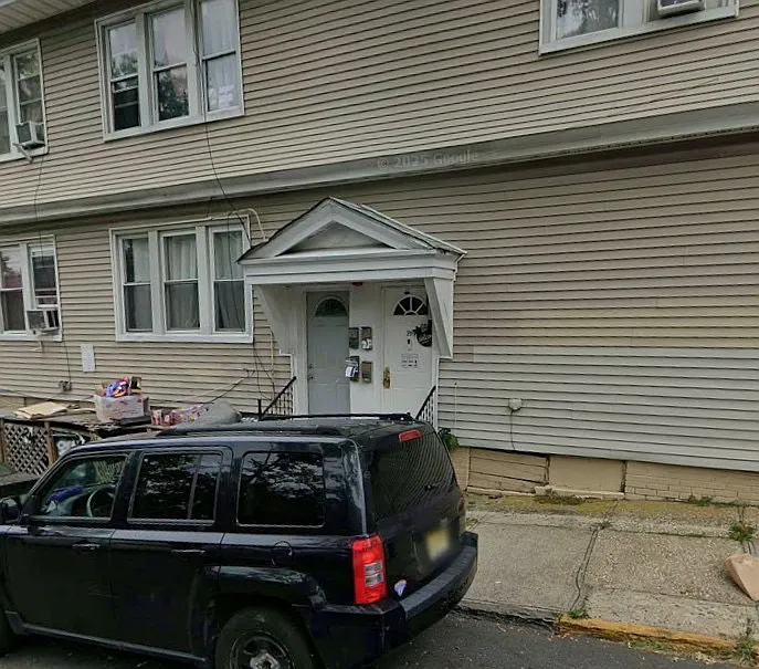 3 bed, $1,900 — Photo 2