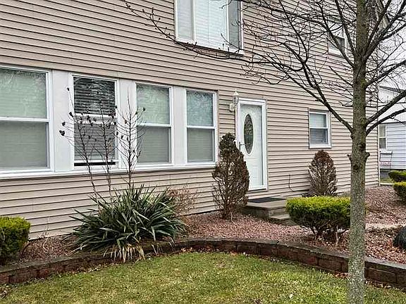 2nd image of 2406 Warwick St