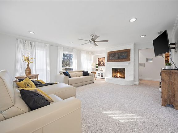 5th image of 206 Tanya Dr