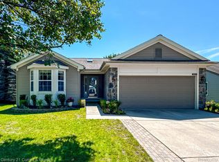 5934 Northridge Cir, Waterford, MI