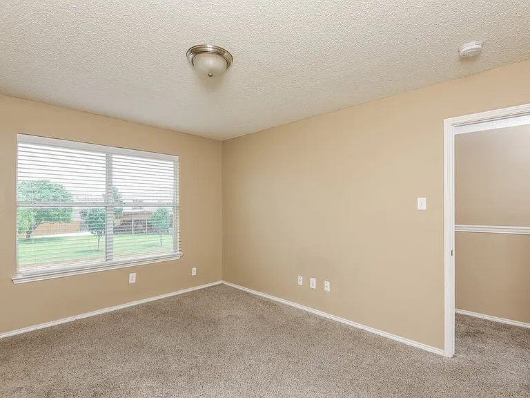949 Canary Dr — Photo 22