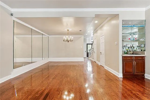 2 bed, 2.5 bath, 2212 sqft, $2,100 — Photo 2