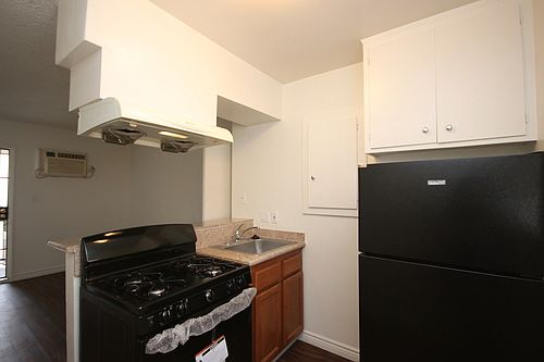 5th image of 132 N Allen Ave APT 5