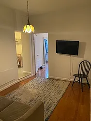 Rented by R New York