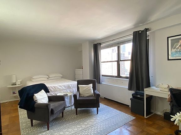 4th image of 300 W 55th St APT 20W