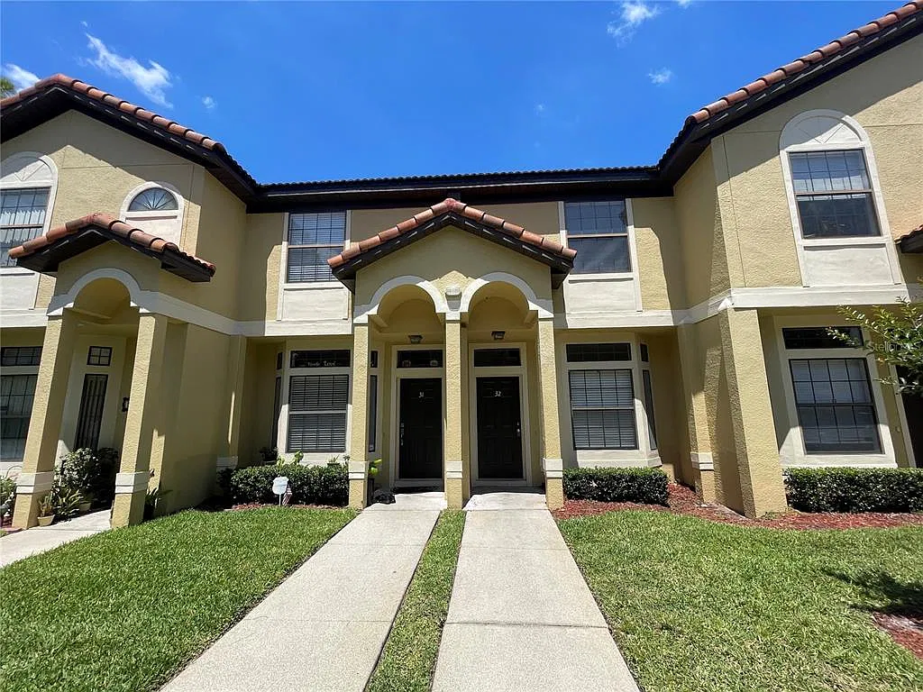 2 bed, 2.5 bath, 1400 sqft, $1,825 — Photo 1