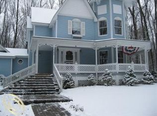 9106 Blueberry Hl, Howell, MI 48843