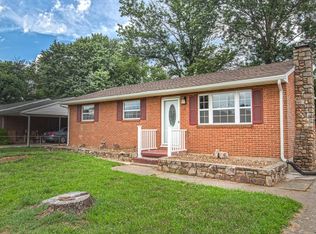 121 Cherryhill Cir NW, Roanoke, VA 24017
