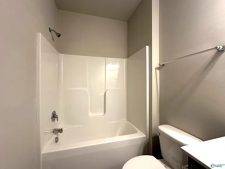 6528 Moon Crest Ln — Photo 18