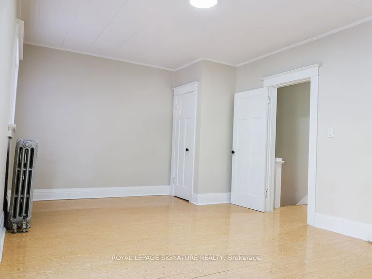 111 Northcliffe Blvd #ALL INCLUSIVE UPPER — Photo 12