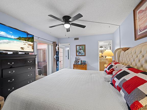 5th image of 2317 SW 81st Terrace #3