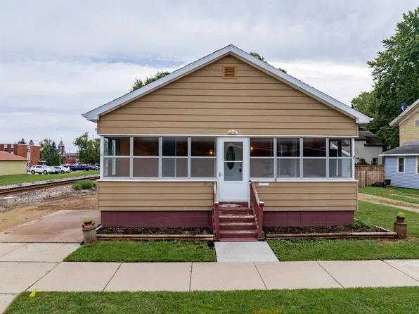 300 Elm St, Mauston, WI 53948