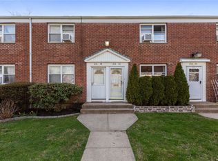 216-36 68th Ave, Oakland Gardens, NY 11364