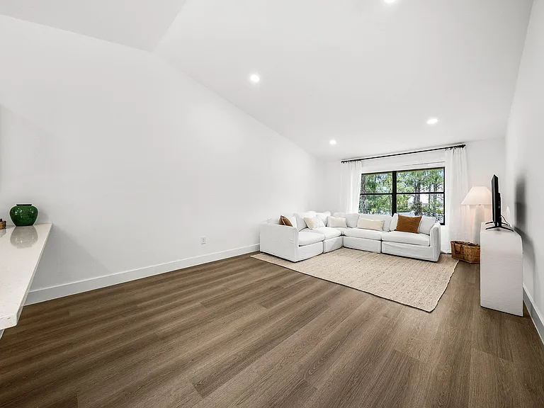 13105 Belhaven Ct #15 — Photo 17
