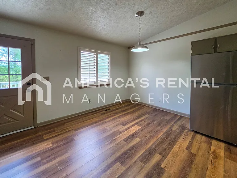 3100 Apple Valley Ln — Photo 11