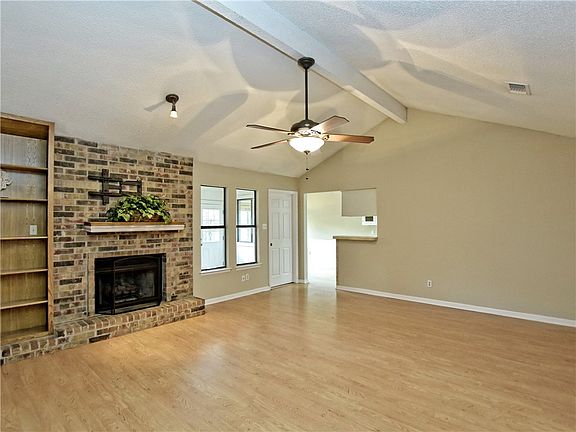 5th image of 1712 Brokenshoe Dr