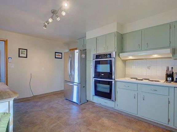 2nd image of 2281 Havana St