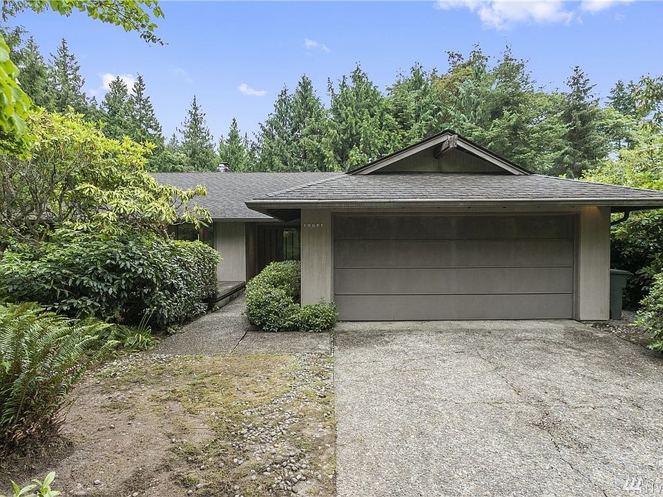 Home nestled on secluded area in a private location in Clyde Hill 