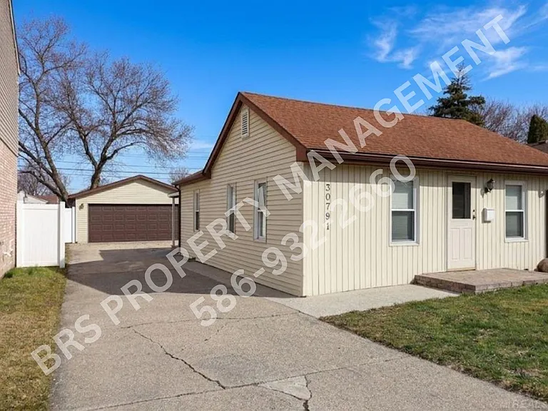 30791 Alger St — Photo 2