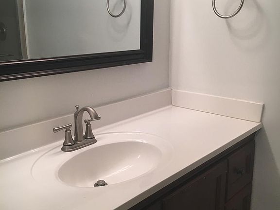 4th image of 737 SE 1st Way APT 201