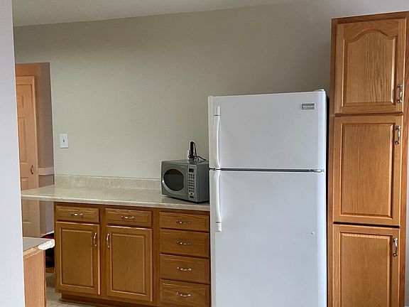 3rd image of 134 Lynch Farm Dr