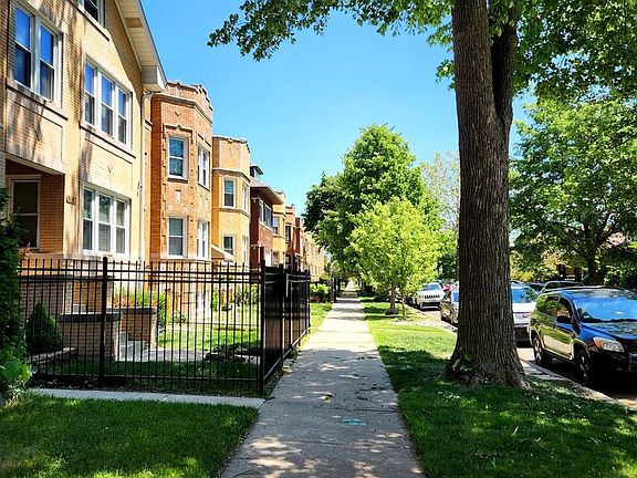 3rd image of 5344 W Drummond Pl