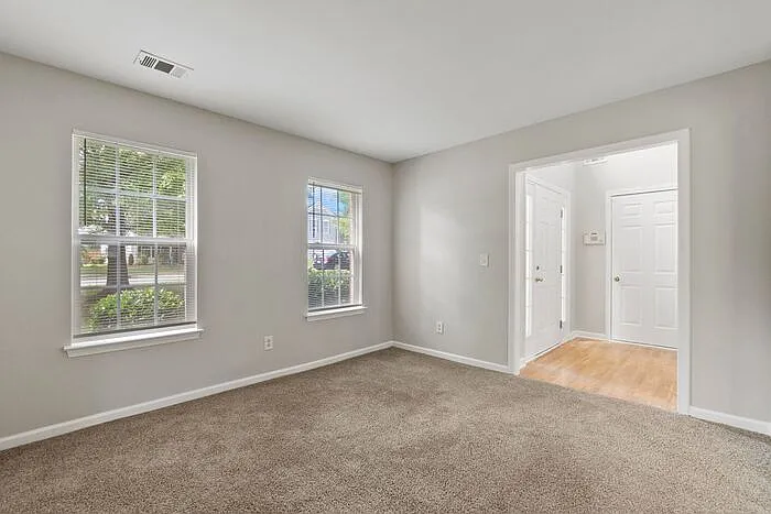 4 bed, 2.5 bath, 2270 sqft, $1,975 — Photo 3