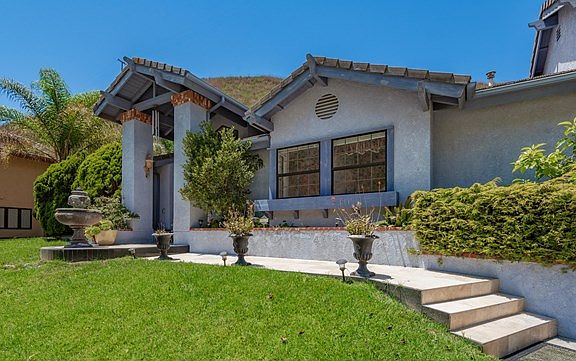 5th image of 729 Aliso St
