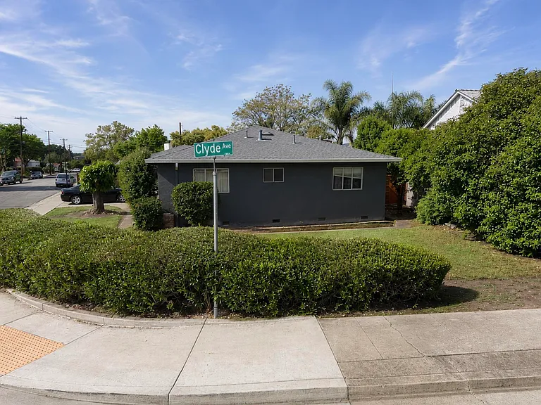 2859 Foskett Ave — Photo 2