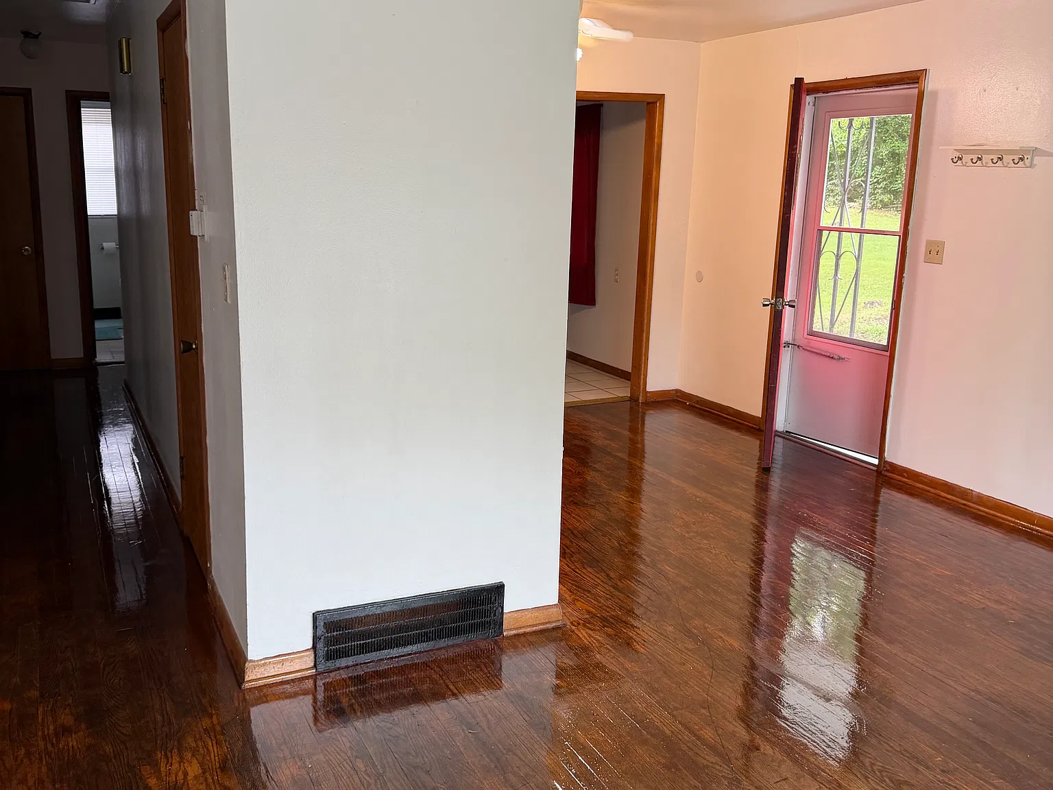 109 N Clark St — Photo 3