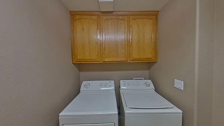 1692 Woodhaven Cir — Photo 3