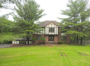 5238 E Foxhill Ln, Camillus, NY 13031