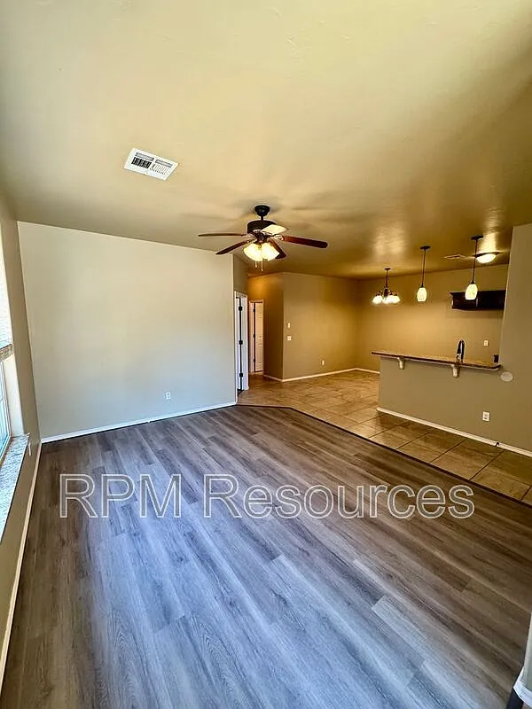 3 bed, 2.0 bath, 1250 sqft, $1,395 — Photo 3