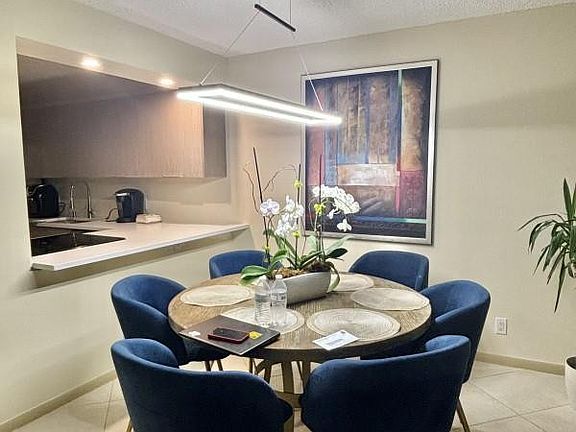 2nd image of 429 Lakeview Drive #103