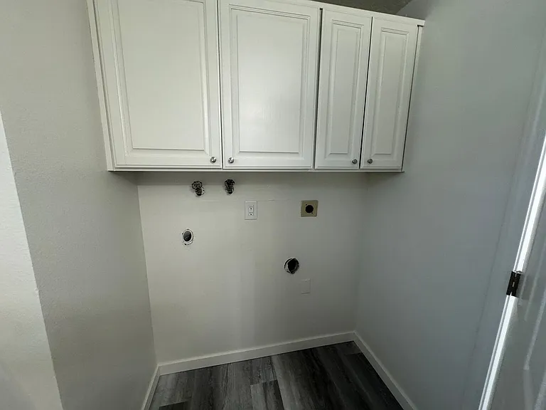 385 NW 6th St — Photo 30