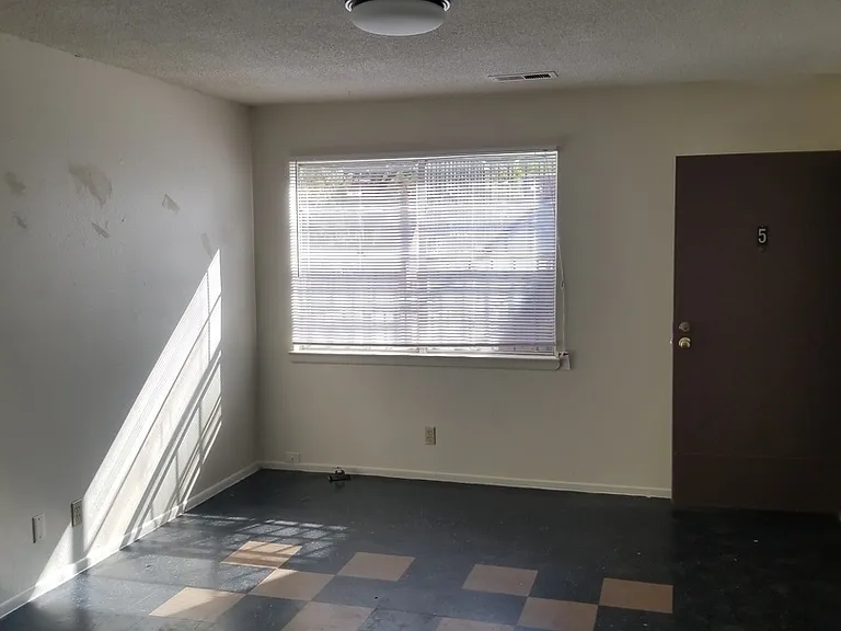 Zodiac Apartments — Photo 2