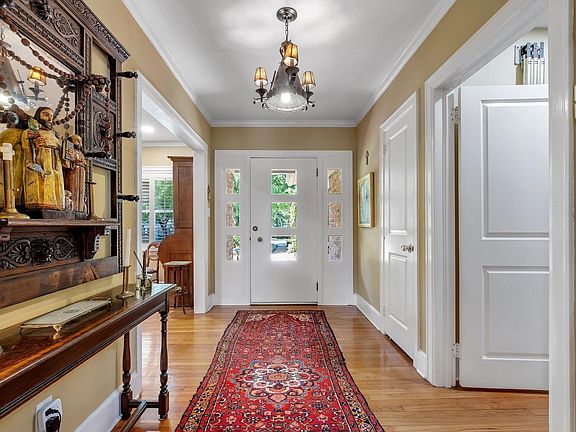 5th image of 2109 E Randolph Cir