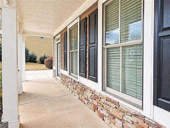 3rd image of 69 Haven Crest Ct