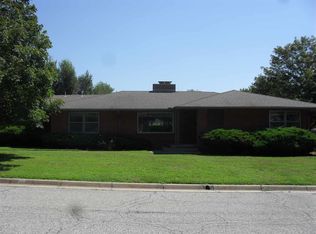 2004 N A St, Arkansas City, KS 67005