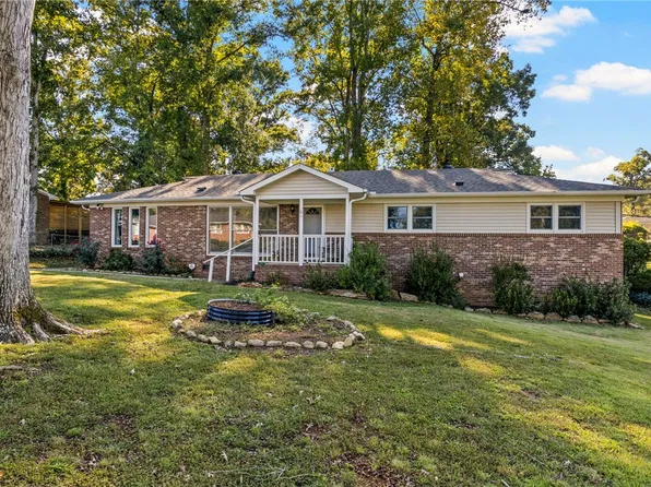 5 Tazewell Dr, Greenville, SC 29617