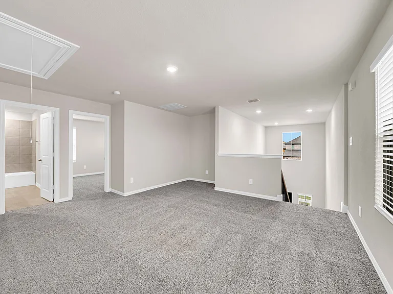 504 Weller Rd — Photo 22