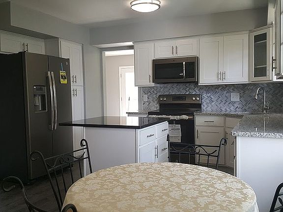 4th image of 1926 Adena Ln