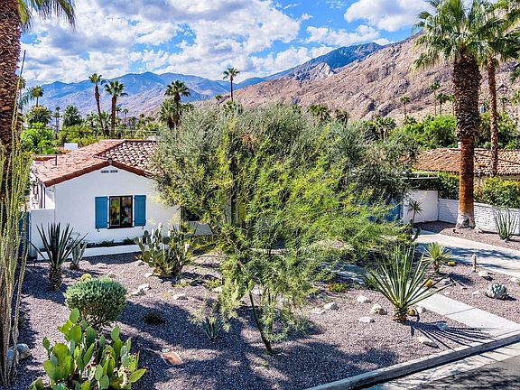 3rd image of 207 E Ocotillo Ave
