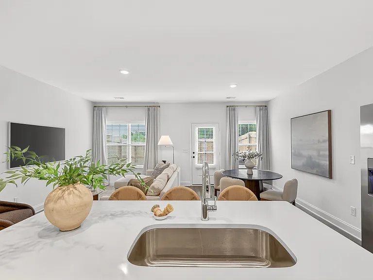 Residences At Hardin Valley — Photo 10