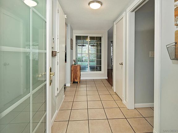 5th image of 560 La Sombra Dr