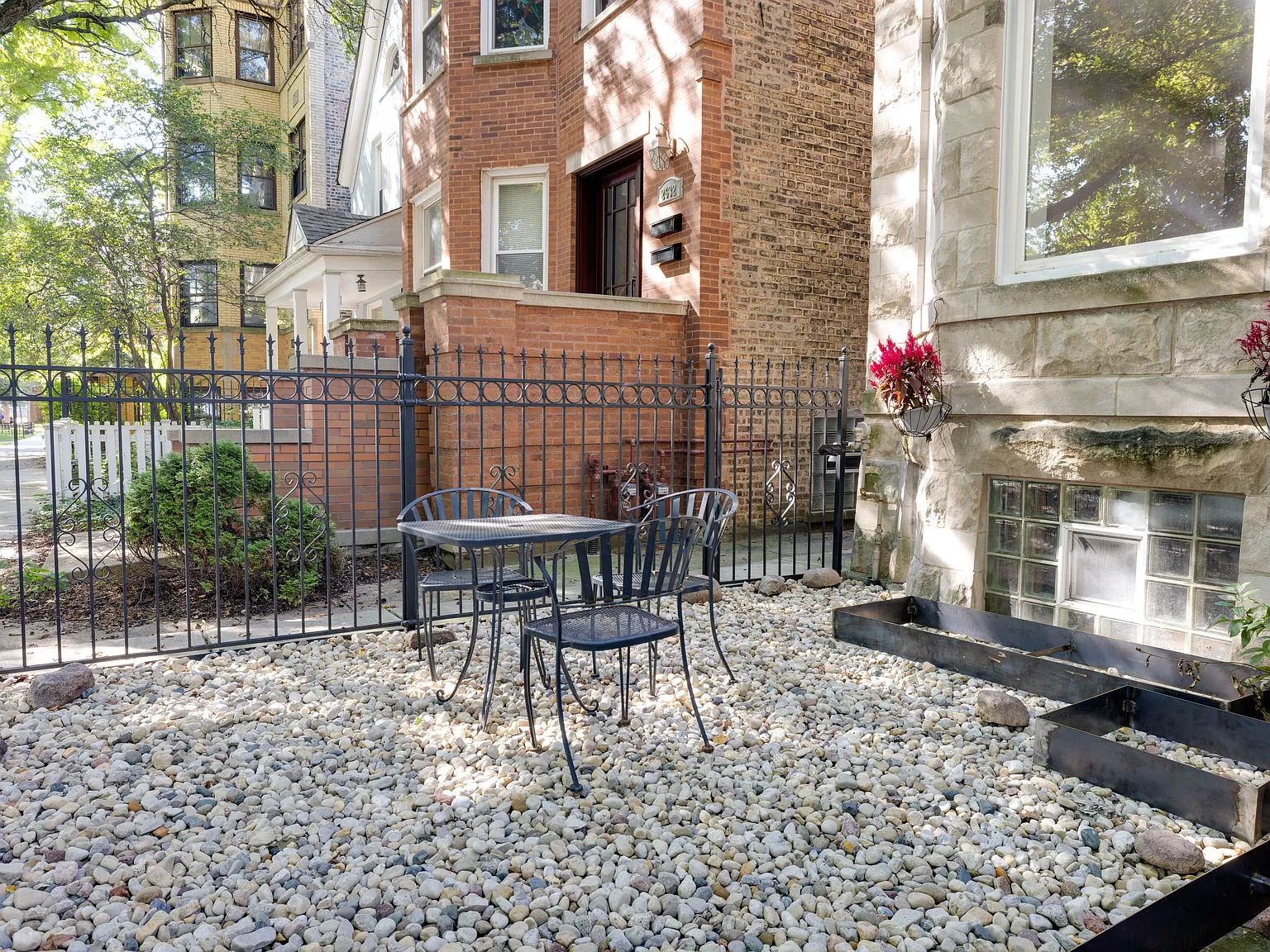 3 bed, 1.5 bath, 1100 sqft, $3,195 — Photo 3