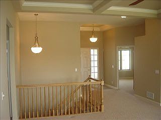 1st image of 907 Crest Dr