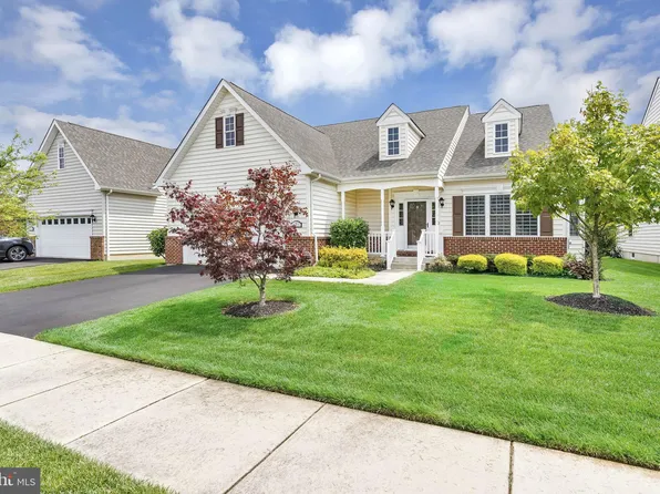 3 Devalinder Dr, Newark, DE 19702