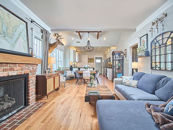 Furnished optional 
New gas fire place
